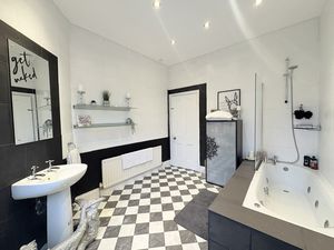 Photo 1- click for photo gallery